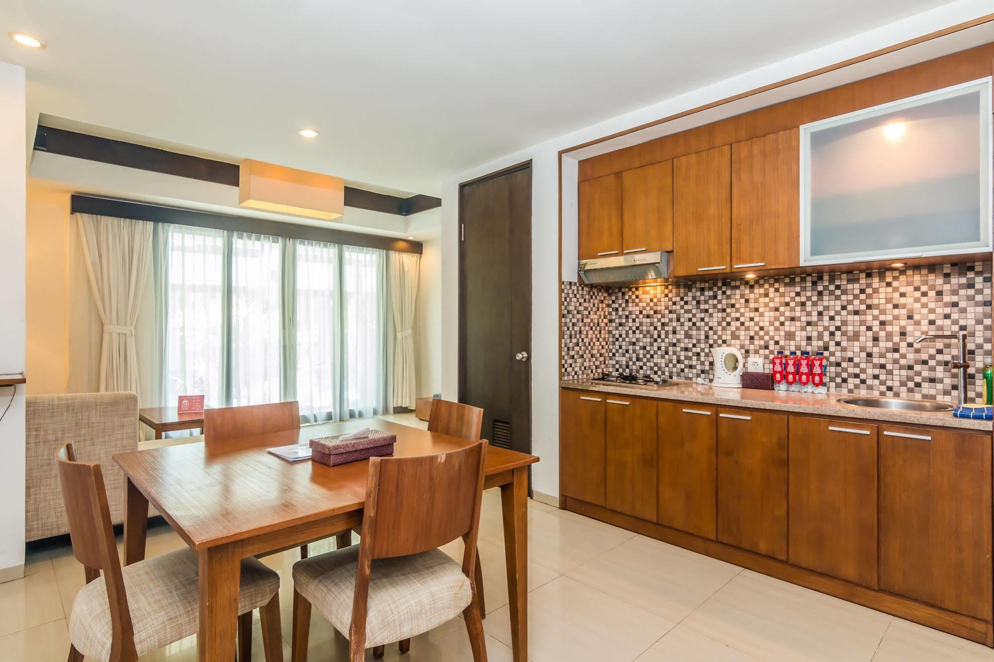 Zen Rooms Dewi Ratih Seminyak Kuta Lombok Exterior foto